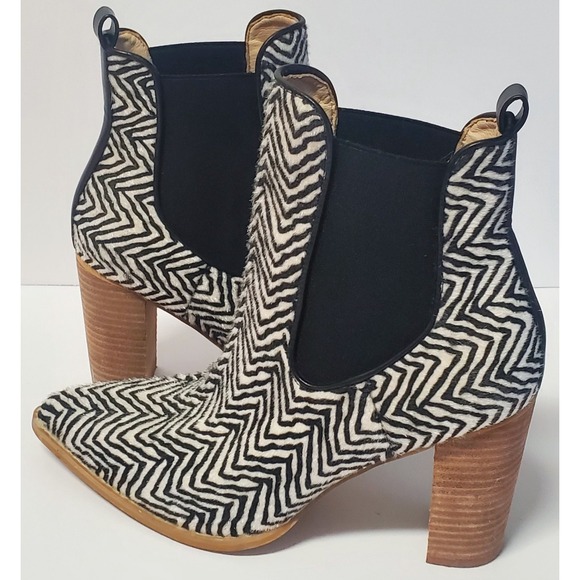 Oasis Society 8 High Heel Booties Hide Chevron Pull On Pointed Black/Ivory Ankle - Picture 6 of 16